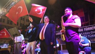 KINIK'TA 15 TEMMUZ COŞKUYLA ANILDI