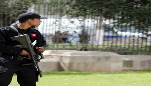 TUNUS'TA BAŞBAKAN GÖREVDEN ALINDI