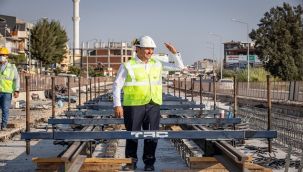 ÇİĞLİ TRAMVAYINDA İLK RAYLAR DÖŞENDİ
