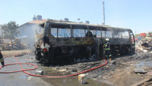 Hurdalıktaki otobüs alev aldı