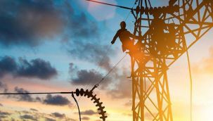 İZMİR'İN BİR ÇOK YERİNDE ELEKTRİK YOK