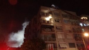5 KATLI BİNADA ÇATI YANGINI ÇIKTI