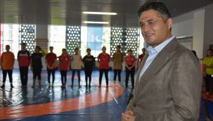 GÜREŞİN YILDIZ MİLLİ KIZLARI ALİAĞA'DA