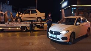 Adıyaman'da iki otomobil çarpıştı