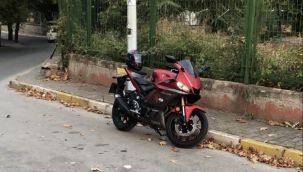 Kartal'da motosiklet hırsızlığı kamerada
