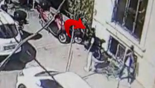 Okuldan çıkan öğrencilerin üstüne torpil attı
