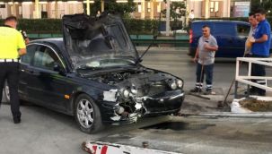 Polisten kaçarken genç kadına çarptılar