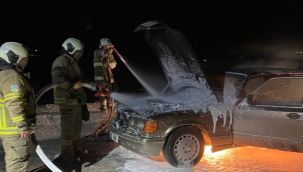Balıkesir'de seyir halindeki otomobil yandı