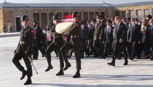İçişleri Bakanı Soylu 81 ilden gelen muhtarlarla Anıtkabir'i ziyaret etti