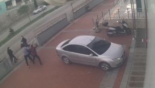 İzmit'te yurt önünde tekme tokat kavga