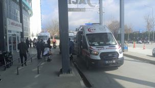 ÖDEMİŞ ÜÇKONAK'TA BIÇAKLI KAVGA