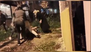 Taksicilerin yer kavgasında yumruklar havada uçuştu