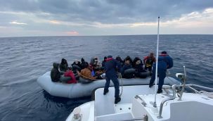 İZMİR AÇIKLARINDA 157 GÖÇMEN KURTARILDI