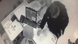 Kuruyemiş dükkanında tırnakçılık yöntemi ile hırsızlık