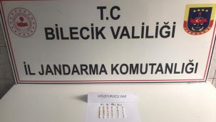 Bilecik'te bir araçta 54 adet uyuşturucu hap ele geçirildi