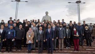 SOYER, FOÇA'DA  MUHTARLARI DİNLEDİ