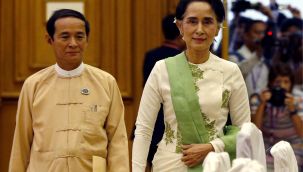 Suu Kyi'nin duruşmasında erteleme kararı alındı