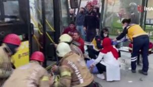 Otobüs durağa daldı