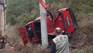 Hurdaya dönen otomobilden sağ kurtuldu