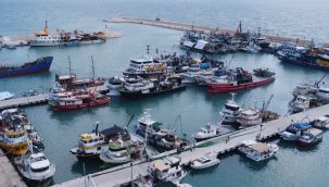 Akdeniz'de uluslararası sularda balıkçılara fırtına engeli