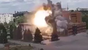 Rusya, Harkov'da kamu binasını vurdu