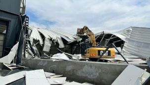 Tarım arazisine yapılan kaçak fabrika yıkıldı