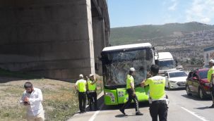 Belediye otobüsü tankerle çarpıştı: Çok sayıda yaralı var