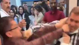 Boks maçını aratmaya kavga: Metroda tekmeli yumruklu kavga