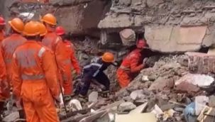 Çöken binada çok sayıda ölü ve yaralı var