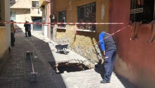 Çöken yolda Roma Dönemi'ne ait tünel ortaya çıktı