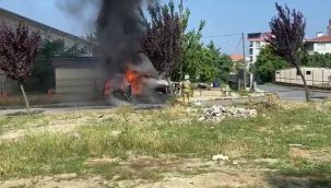Seyir halindeki cip alev topuna döndü