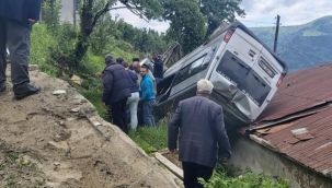 Cenaze yolunda kaza