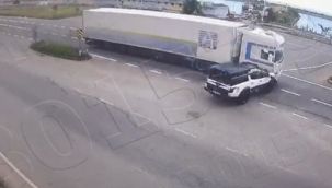 Dinamit yüklü tır devrildi