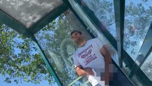 FETÖ'den ihraç edilen eski polis, otobüs durağında bekleyen kadına hayatının şokunu yaşattı