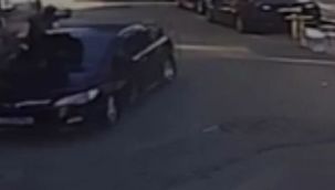 Otomobille birini ezmeye çalışırken işyerine daldı