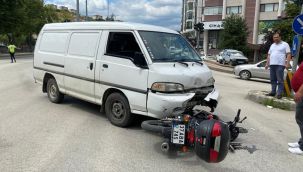 Panelvan araç ile motosiklet çarpıştı