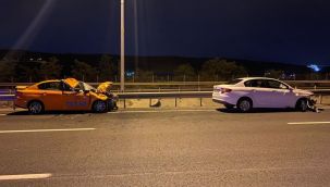 Taksi iki mandaya çarptı