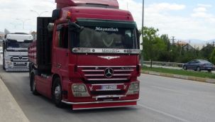 Tır ile otobüsün çarpıştığı kazada büyük panik yaşandı
