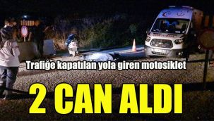 Trafiğe kapatılan yola giren motosiklet devrildi