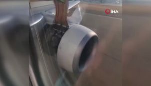 ABD'de yolcu uçağının motoru kaplayan metal paneli koptu