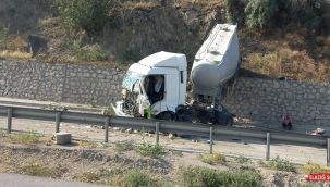 Ankara'daki kazada bir tır 25 metre yükseklikten yere çakıldı