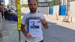 Antalya'dan geldi sokak sokak dolaşıp kayıp kardeşini arıyor