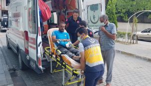 Ayağına demir düşen işçi yaralandı