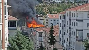 Başkentte çatı yangını korkuttu
