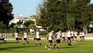 Çeşme Belediyespor, şampiyonluk hedefiyle top başı yaptı
