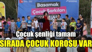 Çocuk şenliği tamam:  Sırada çocuk korosu var