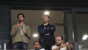 Göztepe’nin yabancı başkanı Ankersen ilk kez tribünde