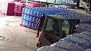 Maltepe'de işçi, geri geri gelen forkliftin altında kaldı.