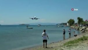 Yunanistan'da yolcu uçağının alçak inişi nefes kesti