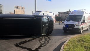 Aksaray'da minibüsle otomobil çarpıştı